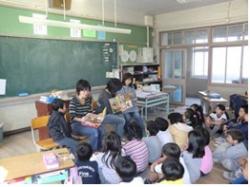 読み聞かせの様子