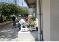 花壇の整備の様子