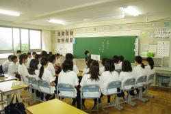 読み聞かせボランティアによる活動の様子