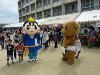 キャラクターと子供たち