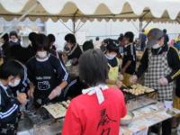 鉢かづきフェスタでの模擬店のようす
