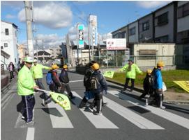 児童下校時の安全を見守り