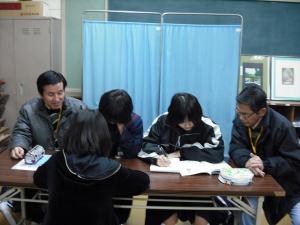 放課後学習会に地域の方々が参加