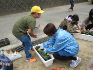 花植え作業