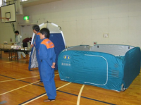 避難所体験訓練の様子1