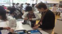 ナップザックづくりの様子