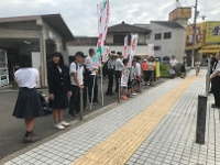 あいさつ運動の様子