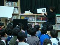 読み聞かせ活動の様子