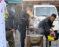 岸城中学校（平成30年度）卒業を祝う餅つき
