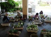 光陽中学校（平成26年度）花ボランティア1