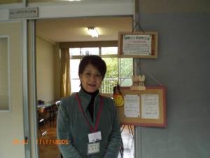 画像です。ボランティア室で休憩時間に中学生と心の交流