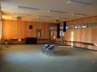 視聴覚室の壁