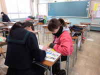中学校での放課後学習のようす