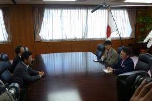 世耕経済産業大臣