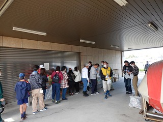 活動後の様子（プレゼント配布）