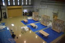 資材（建築断熱材等）、道具、工具は主催者が搬入して実施している写真左から