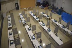 資材（配電盤・電子部品等）、道具、工具は主催者が搬入して実施している写真左から