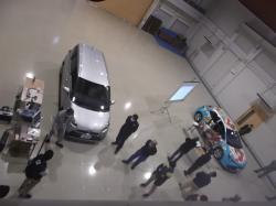 教材用自動車、資材、道具は主催者が搬入して実施している写真正面から