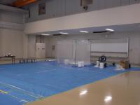 資材（防水材等）、道具、工具は主催者が搬入して実施している写真後方から