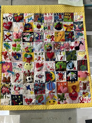 【写真】パッチワークの掲示（その1）