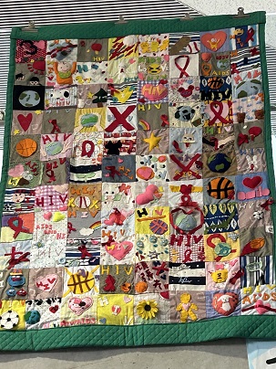 【写真】パッチワークの掲示（その2）