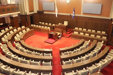 府議会本会議場の写真