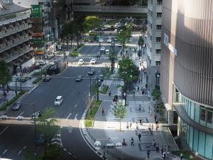 御堂筋側道難波駅前付近全景の写真