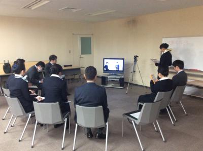 民間企業の職員が認知症サポーター養成講座を受講している写真1