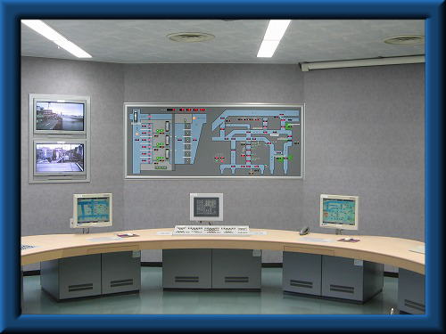 写真；排水機場中央操作室