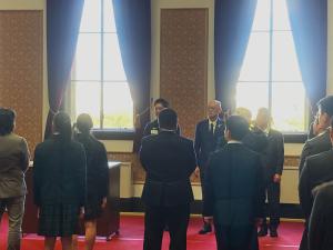 写真：出席する久谷議長