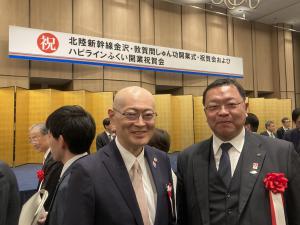 写真：出席する久谷議長