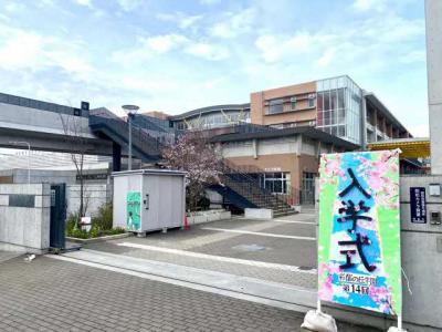 校舎の様子　入口