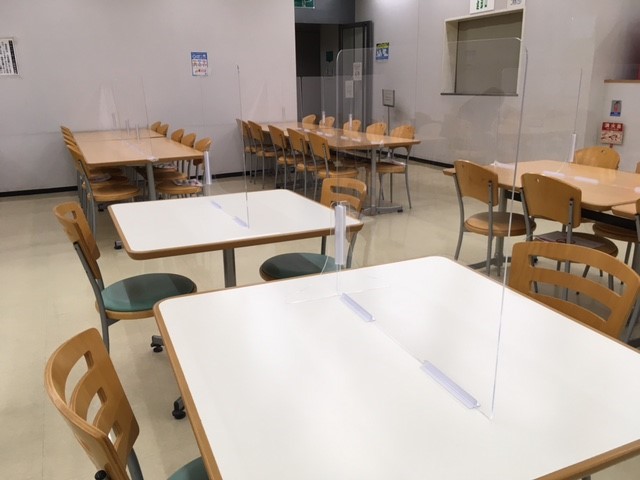 アクリル板のパーテーション設置写真