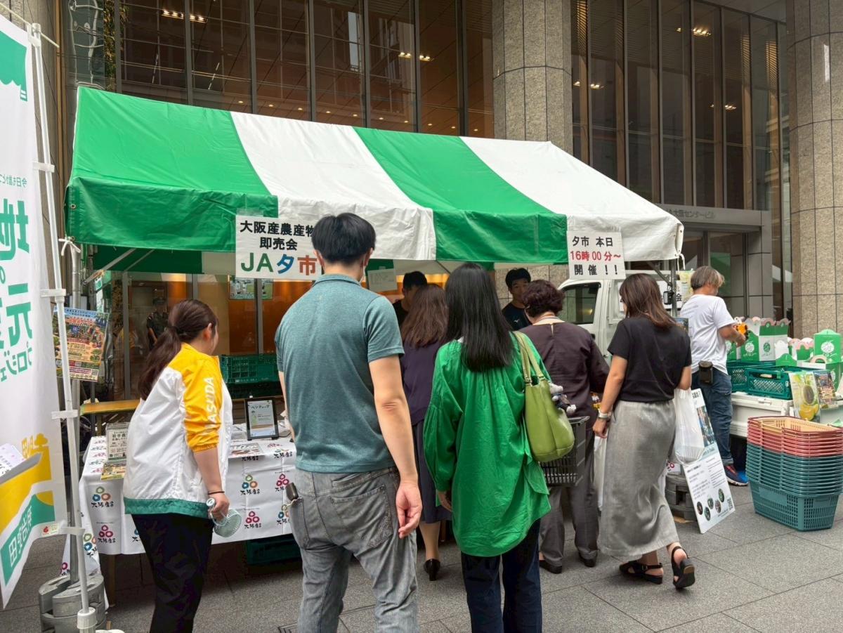 軽トラ夕市の様子