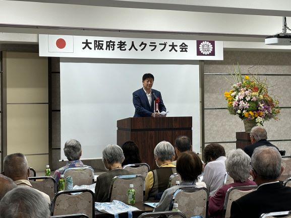 祝辞を述べる中井副議長