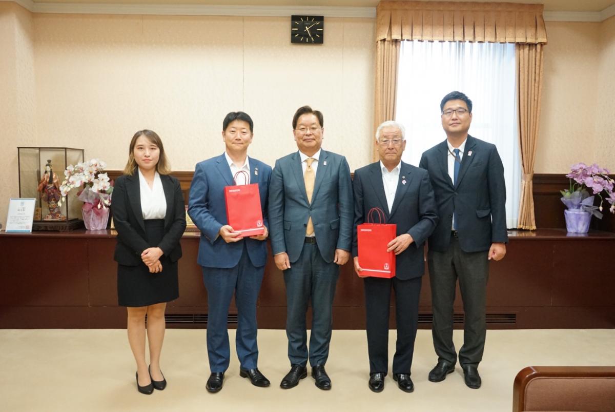表敬訪問の様子2