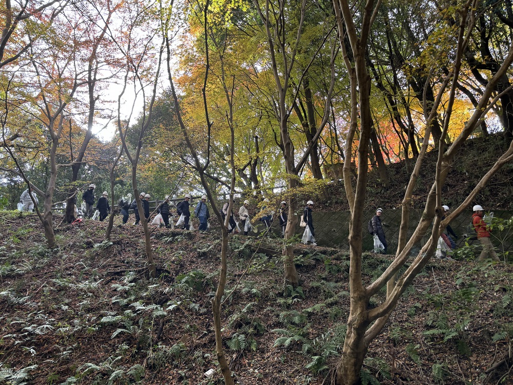 活動地へ移動している様子の画像